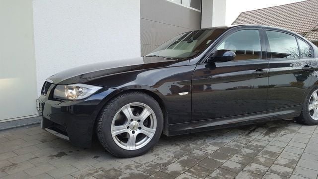 Schwarz metallic Gebraucht 2007 BMW 320 Limousine | 6.200 € (Fairer Preis) - Bild 1/4
