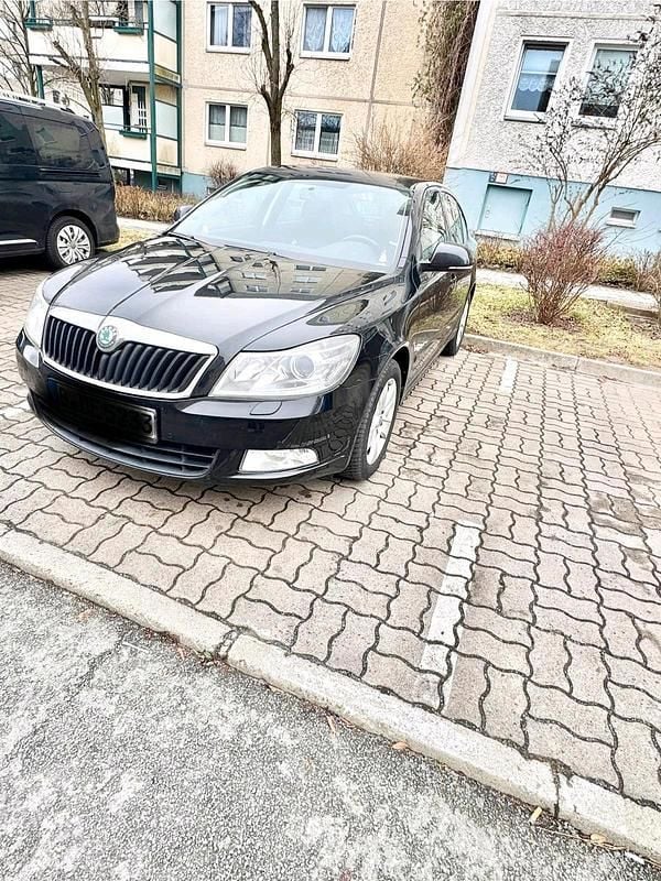 Gebraucht Skoda Octavia 122 PS (89 kW) 2011 Schwarz Kombi