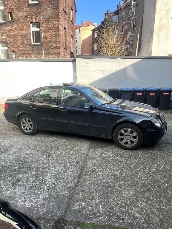 Gebraucht Mercedes E280 Avantgarde 190 PS (139 kW) 2007 Schwarz Limousine