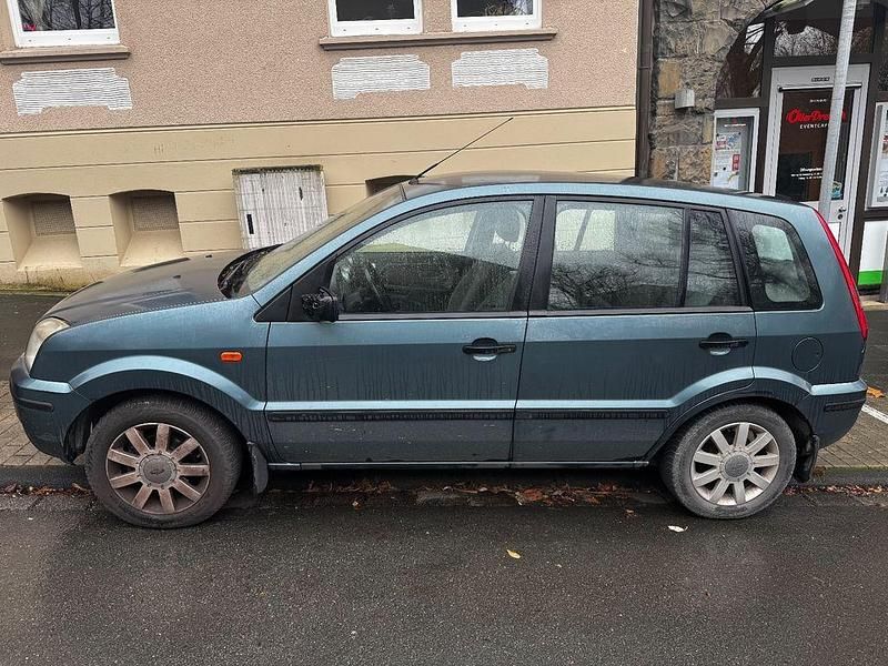 Grün Gebraucht 2003 Ford Fusion Limousine | 550 € (Superpreis) - Bild 1/4