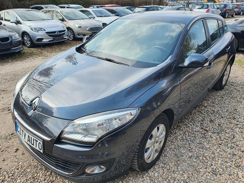 Grau Gebraucht 2013 Renault Mégane III Initiale Paris Limousine | 4.970 € (Fairer Preis) - Bild 1/4