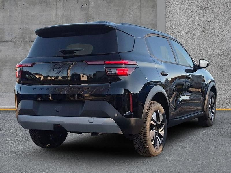 Neu Opel Frontera 145 PS (106 kW) 2025 Lackierung schwarz perla nera/ SUV