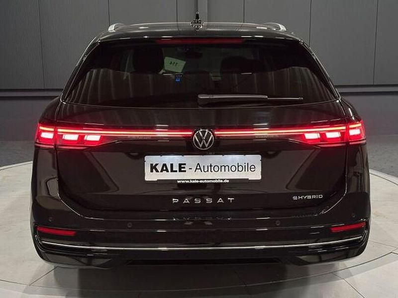 Gebraucht VW Passat Elegance 177 PS (130 kW) 2024 Grenadillschwarz metallic Kombi