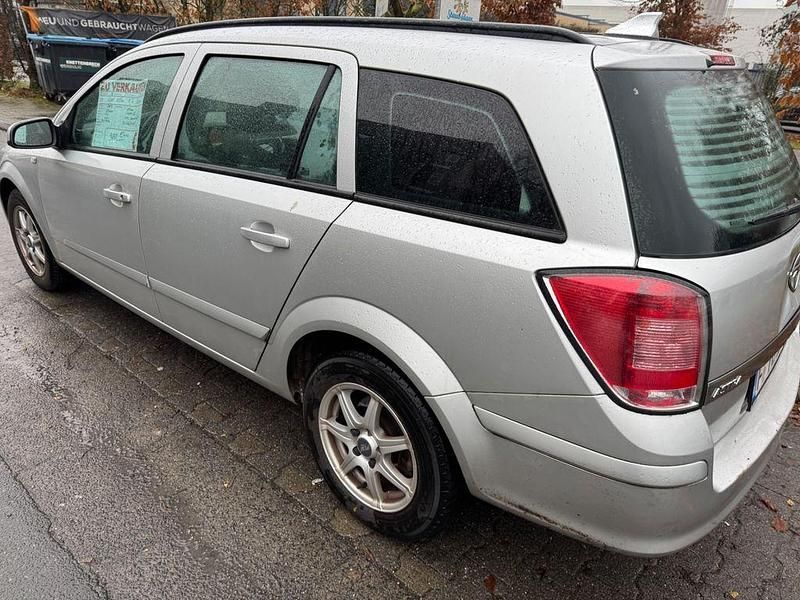 Silber Gebraucht 2009 Opel Astra Edition Kombi | 1.450 € (Guter Preis) - Bild 1/4