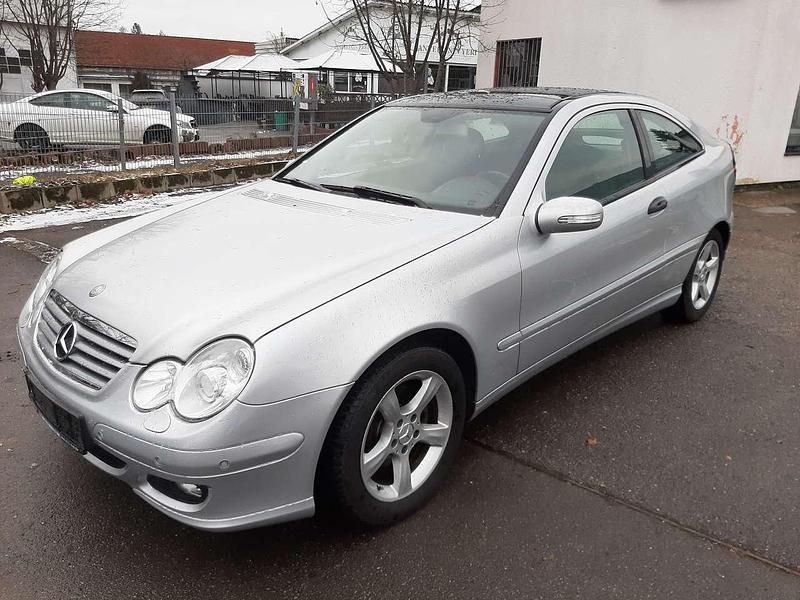 Gebraucht Mercedes C180 143 PS (105 kW) 2007 Silber Coupé