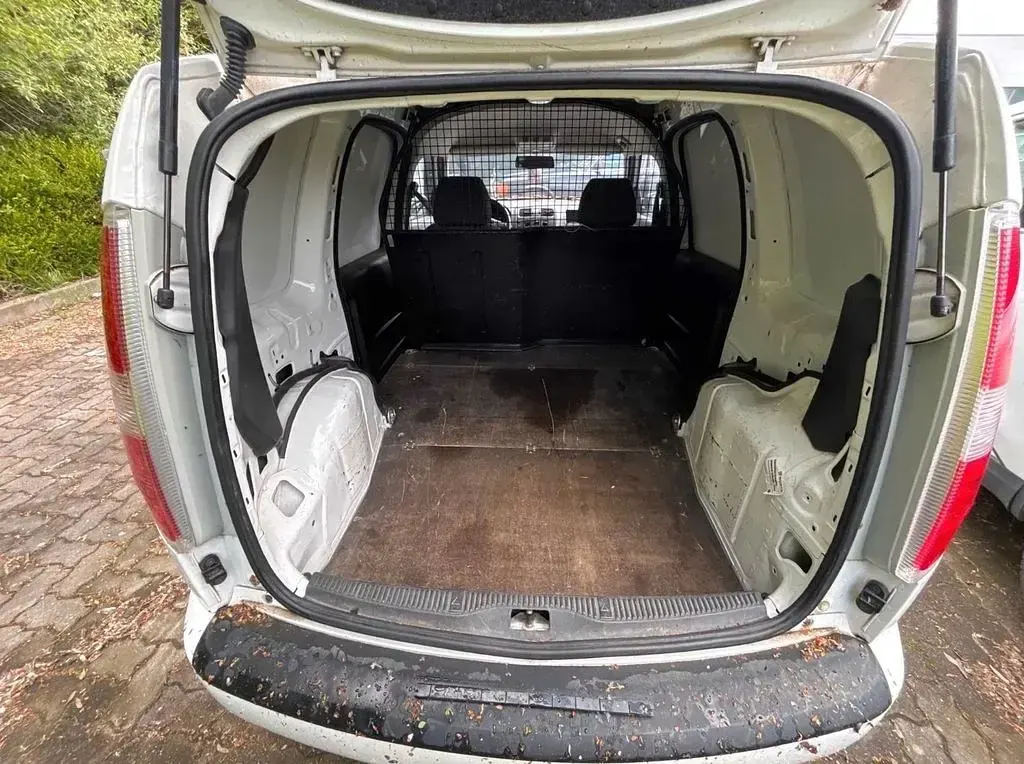 Gebraucht Skoda Roomster 69 PS (50 kW) 2011 Weiß Van / Kleinbus