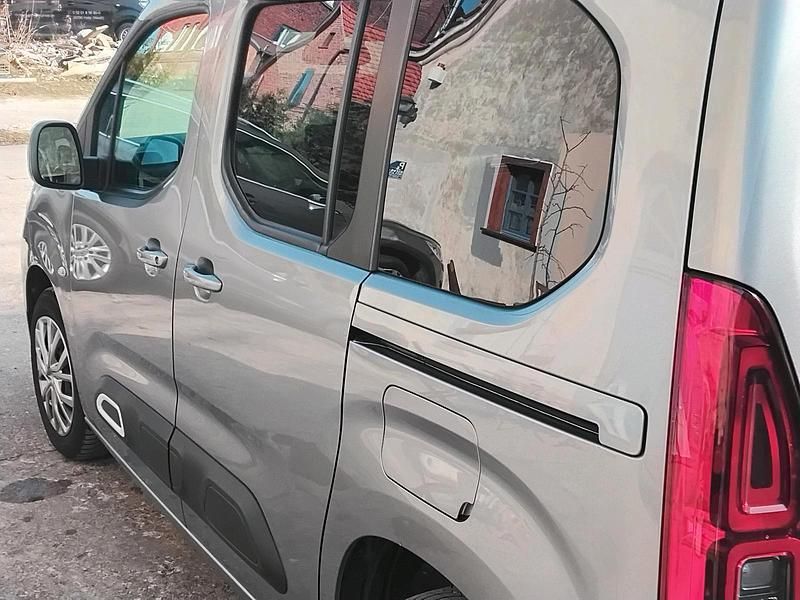 Gebraucht Citroën Berlingo Feel 130 PS (95 kW) 2019 Grau Van / Kleinbus