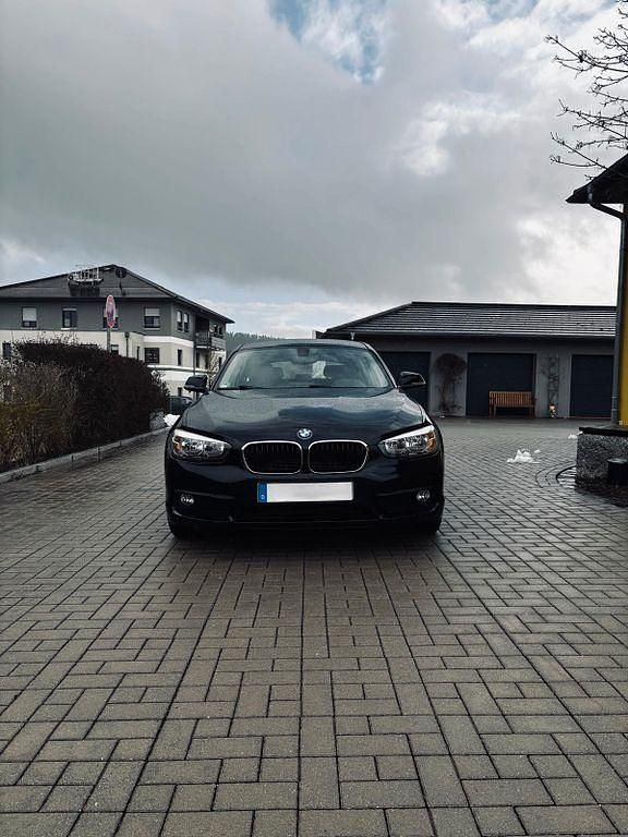 Gebraucht BMW 118 Advantage 136 PS (100 kW) 2017 Schwarz Kleinwagen