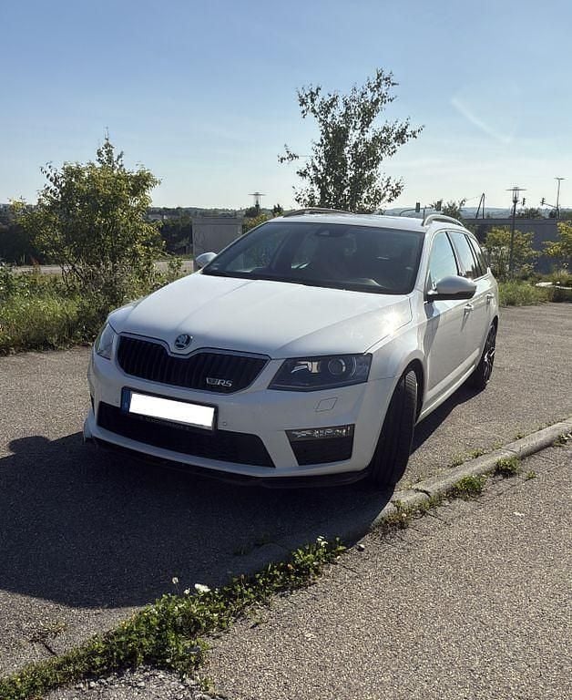 Weiß Gebraucht 2016 Skoda Octavia RS Kombi | 14.500 € (Fairer Preis) - Bild 1/4