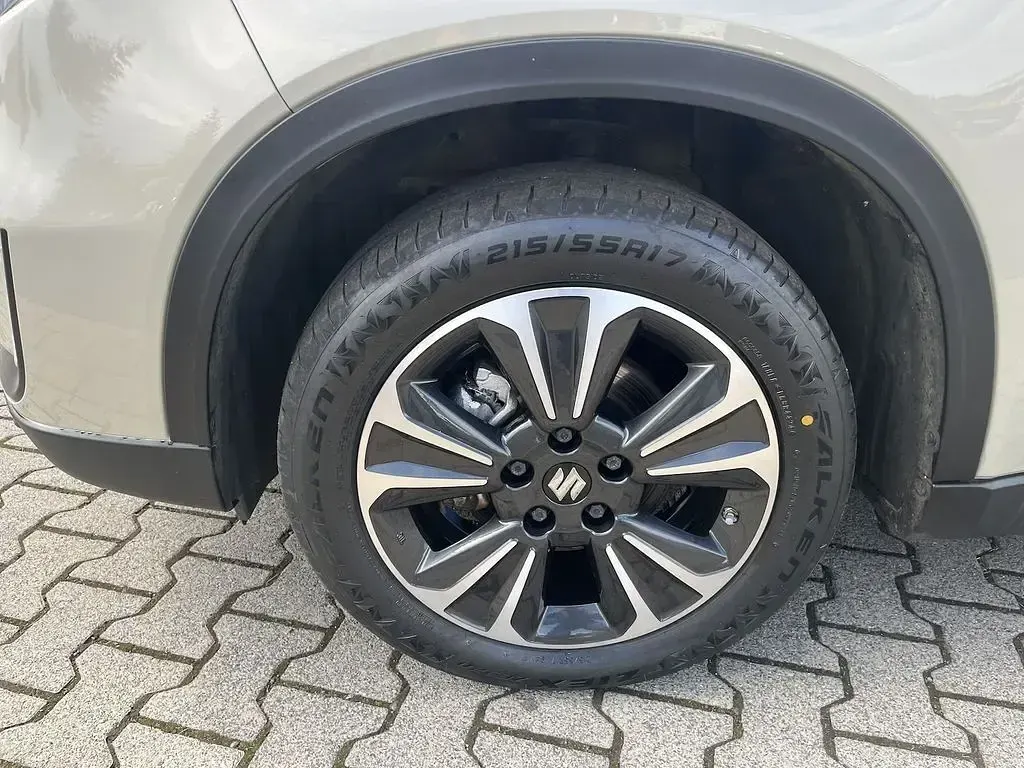 Gebraucht Suzuki Vitara Comfort+ 116 PS (85 kW) 2023 Beige SUV
