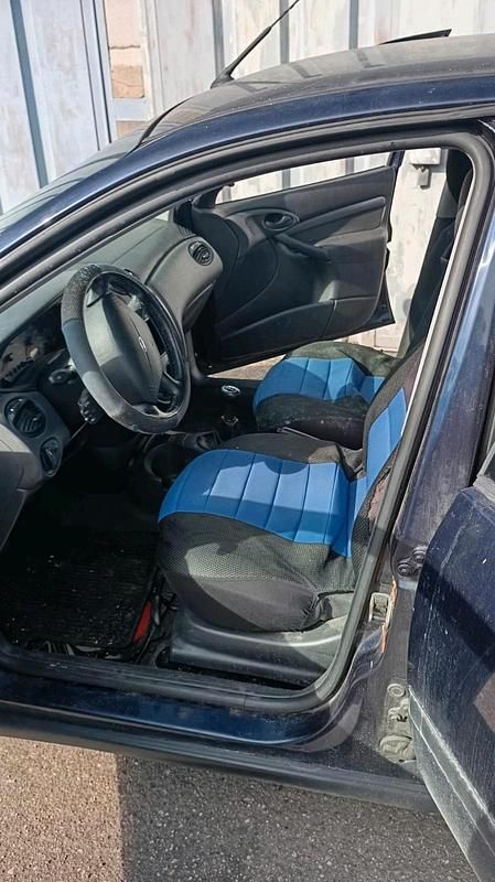 Gebraucht Ford Focus 100 PS (73 kW) 1999 Blau Limousine