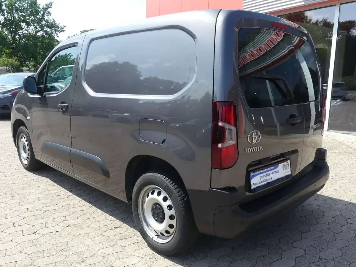 Gebraucht Toyota Proace Comfort 102 PS (75 kW) 2020 Basaltgrau Van / Kleinbus
