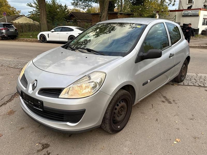 Silber Gebraucht 2006 Renault Clio II Expression Limousine | 1.300 € (Guter Preis) - Bild 1/4