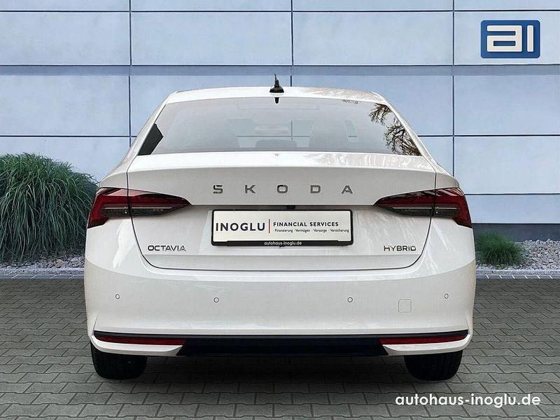 Neu Skoda Octavia Selection 150 PS (110 kW) 2025 Weiß Limousine