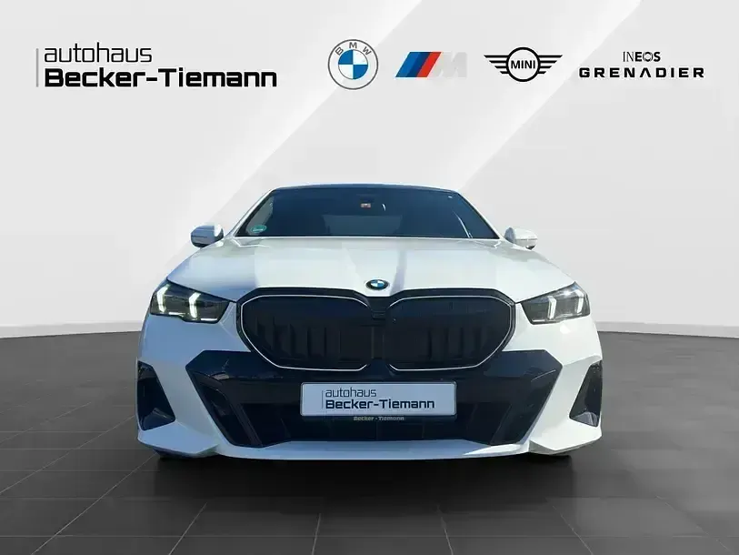 Gebraucht BMW 540 M Sport 286 PS (210 kW) 2025 Weiß Limousine