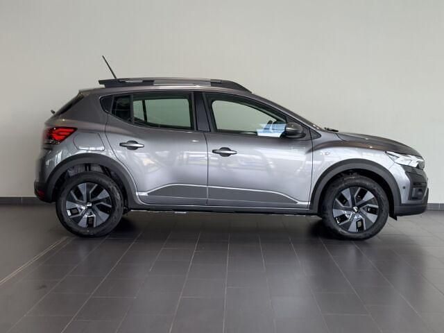 Gebraucht Dacia Sandero Expression 91 PS (66 kW) 2024 Metallic Kleinwagen