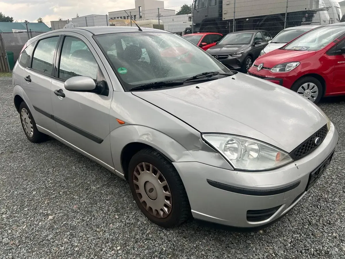 Occasion Ford Focus 101 ch (74 kW) 2004 Gris Berline