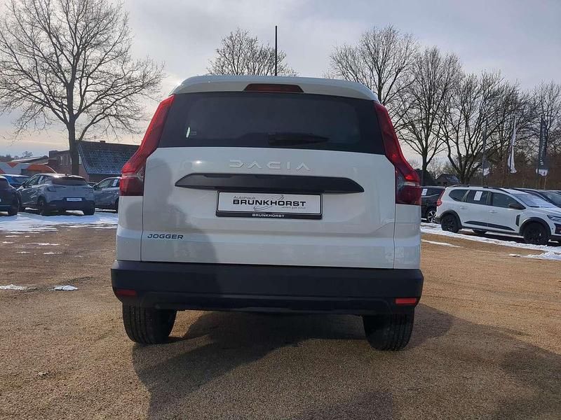 Gebraucht Dacia Jogger Essentiel 101 PS (74 kW) 2025 Arktisweiß Van / Kleinbus