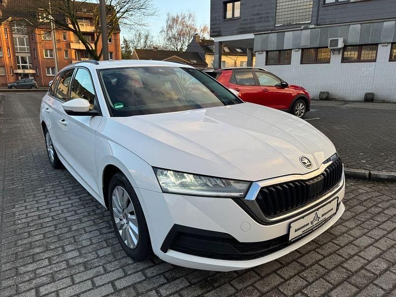 Gebraucht Skoda Octavia 116 PS (85 kW) 2022 Weiß Kombi