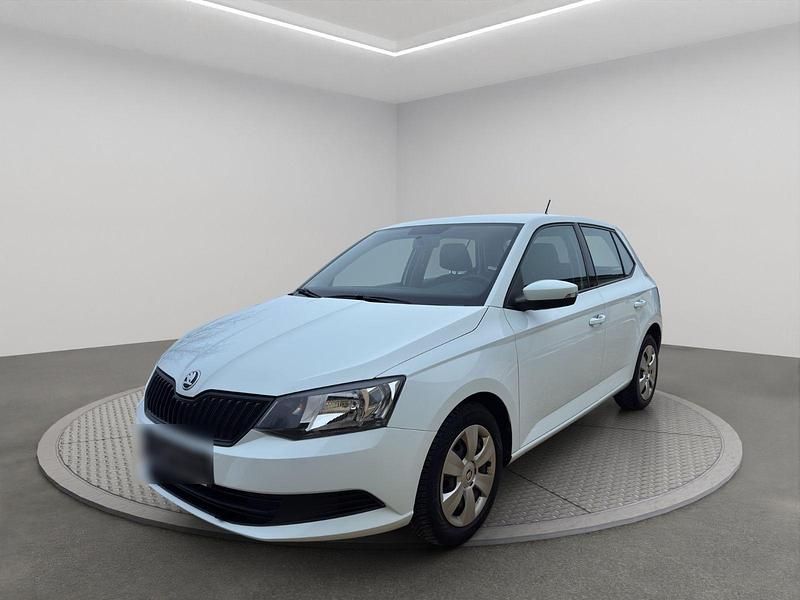 Weiß Gebraucht 2016 Skoda Fabia Kleinwagen | 6.990 € (Guter Preis) - Bild 1/4