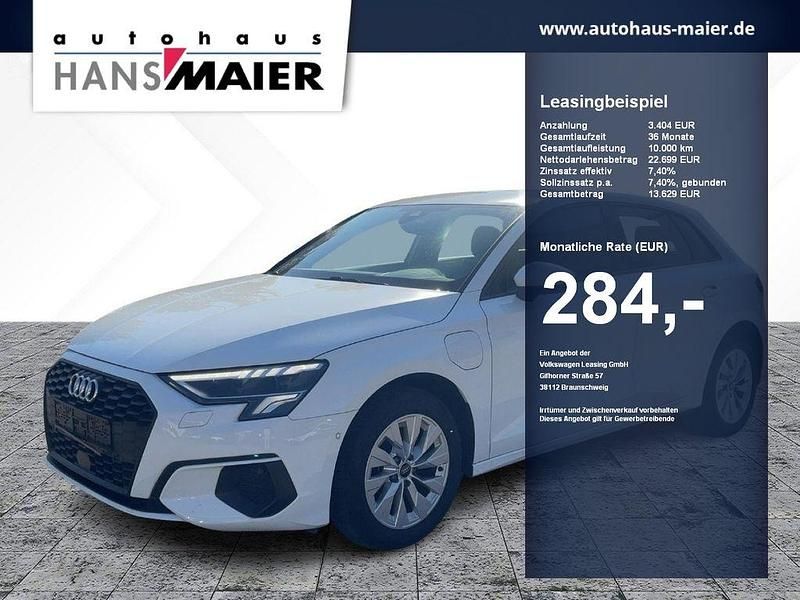 Ibisweiß Gebraucht 2022 Audi A3 Sportback e-tron Basis Kleinwagen | 22.699 € (Fairer Preis) - Bild 1/4