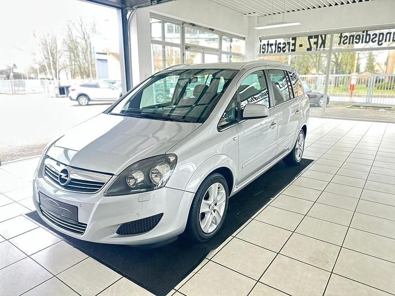 Gebraucht Opel Zafira Edition 140 PS (102 kW) 2010 Grau Van / Kleinbus