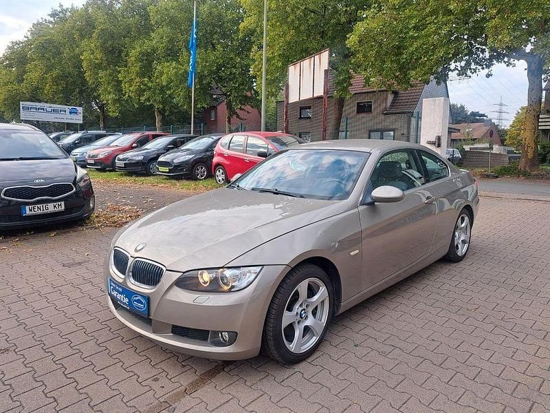 Gebraucht BMW 325 218 PS (160 kW) 2008 Grau Coupé
