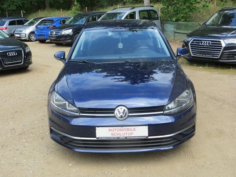 Blau Gebraucht 2019 VW Golf VII Comfortline Limousine | 9.900 € (Superpreis) - Bild 1/4