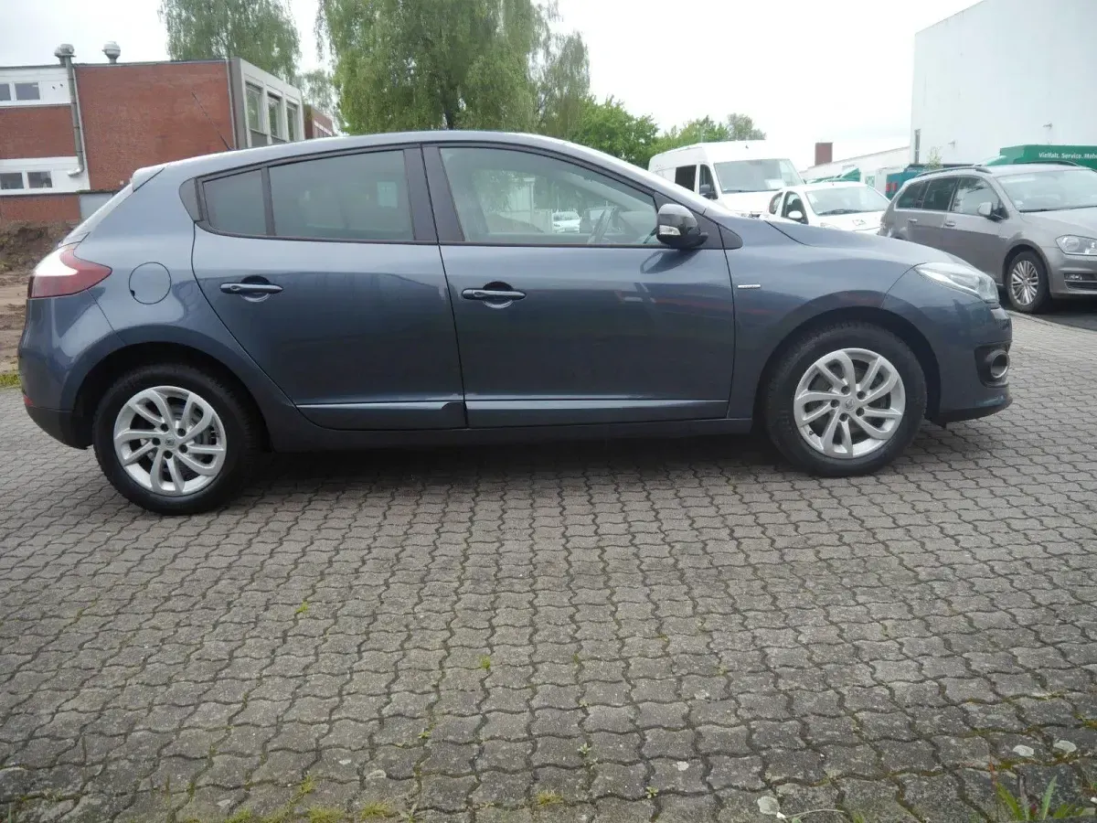 Gebraucht Renault Mégane 116 PS (85 kW) 2015 Grau Limousine