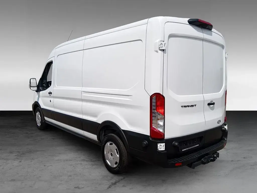 Gebraucht Ford Transit 131 PS (96 kW) 2025 Weiß Van