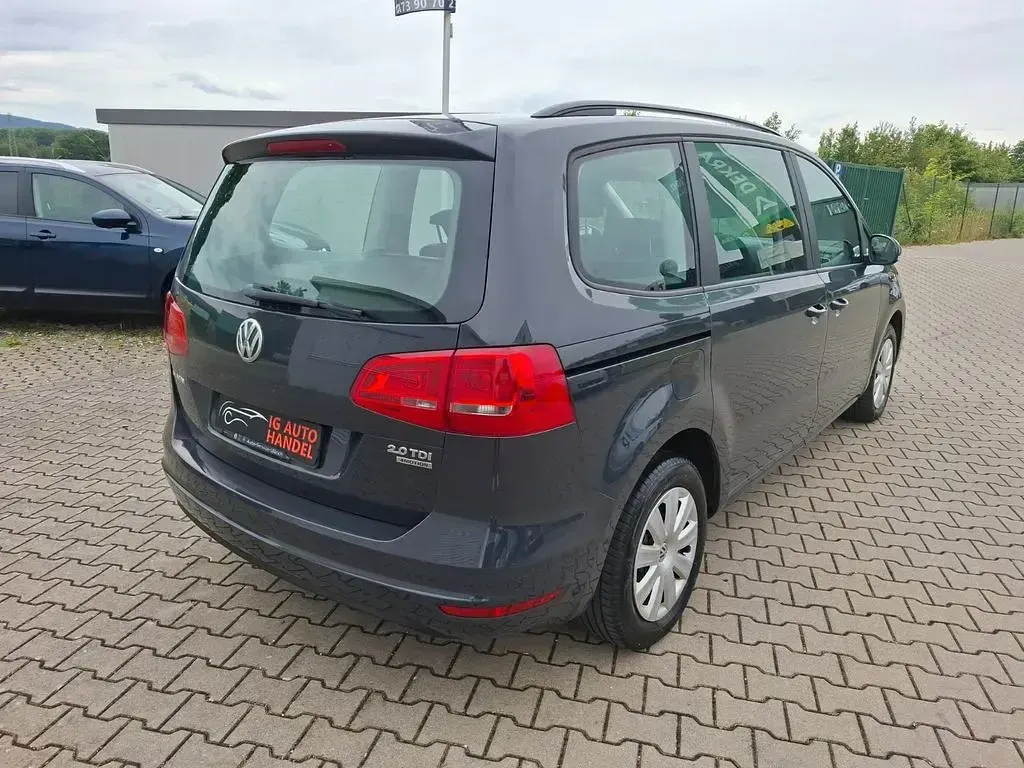 Gebraucht VW Sharan Trendline 140 PS (102 kW) 2014 Grau Van / Kleinbus