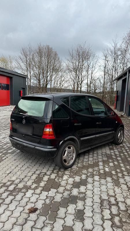 Gebraucht Mercedes A160 100 PS (73 kW) 2000 Schwarz Kleinwagen