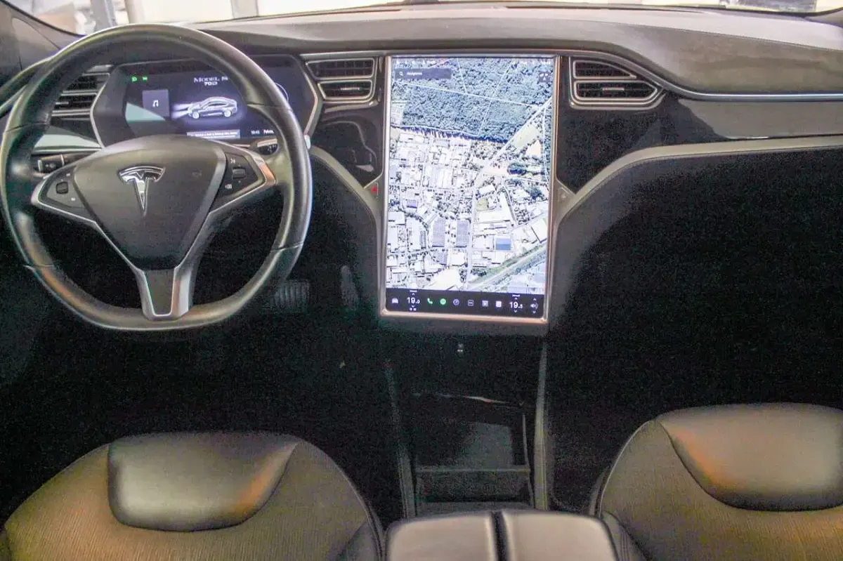 Gebraucht Tesla Model S 244 kW (332 PS) 2015 Grau Kleinwagen