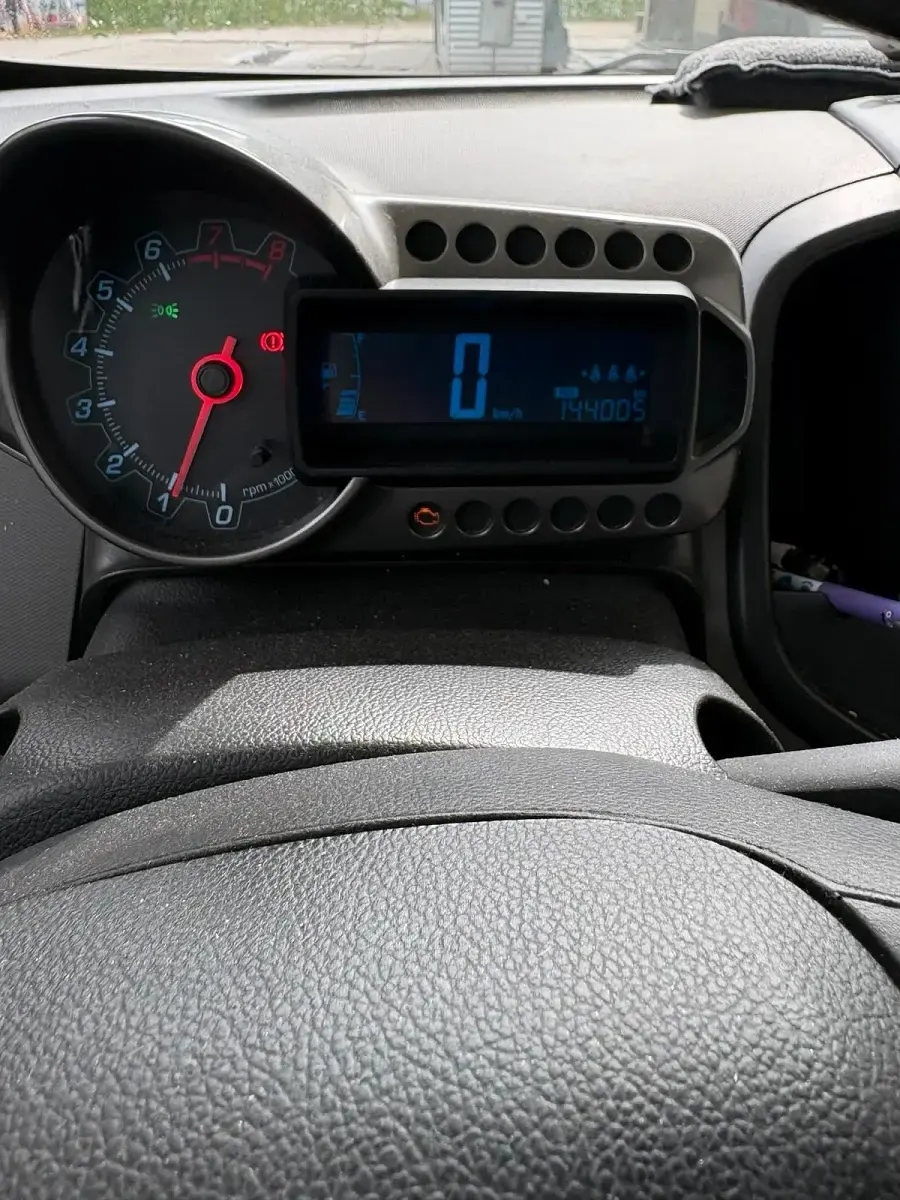 Używany Chevrolet Aveo 69 KM (50 kW) 2012 Biały Hatchback