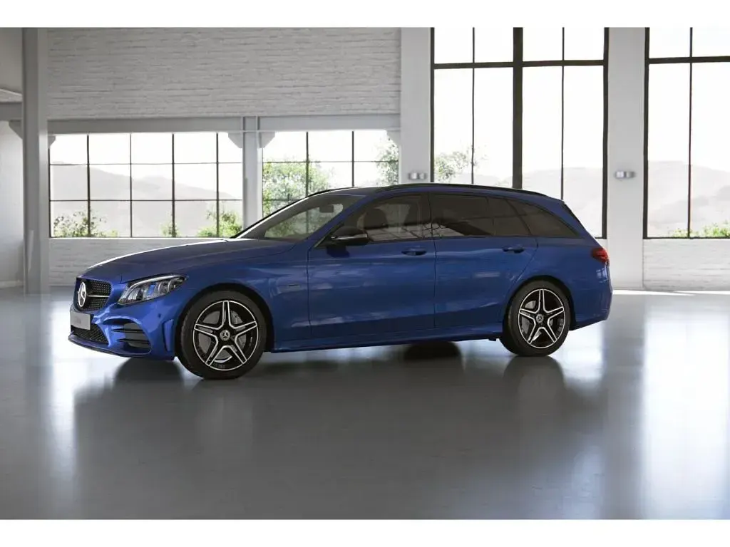Gebraucht Mercedes 300 AMG 194 PS (142 kW) 2021 Blau brillantblau (metallic) Kombi
