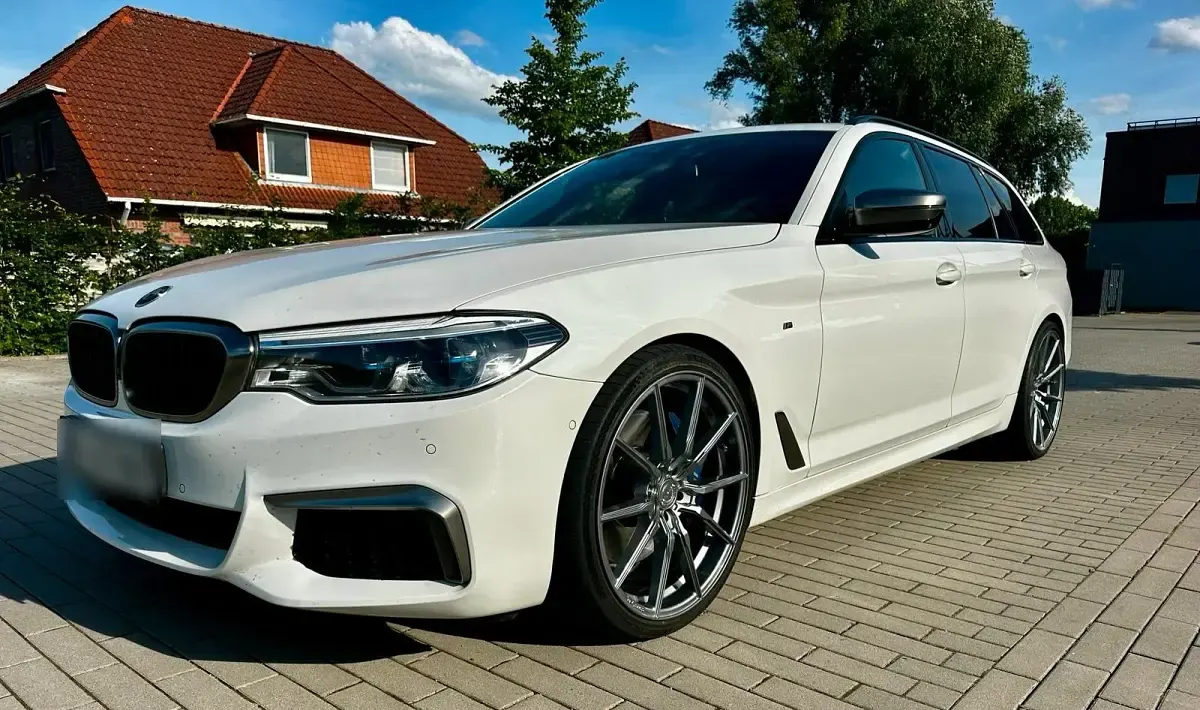 Gebraucht BMW 320 Sport Line 400 PS (294 kW) 2020 Weiß Kombi