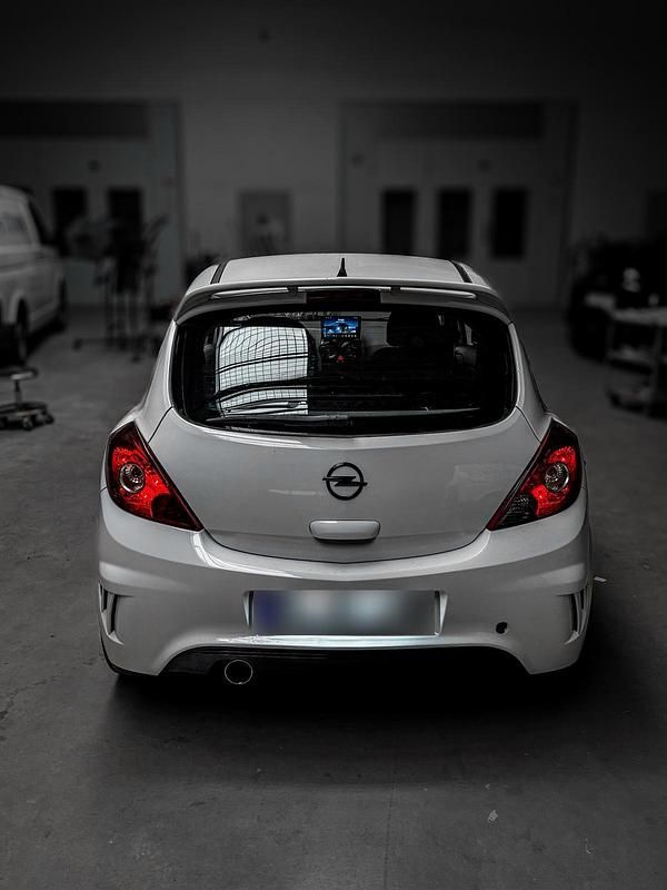 Gebraucht Opel Corsa 75 PS (55 kW) 2012 Weiß Kleinwagen