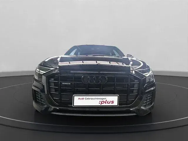 Gebraucht Audi Q8 Ambiente 286 PS (210 kW) 2023 Mythosschwarz metallic SUV