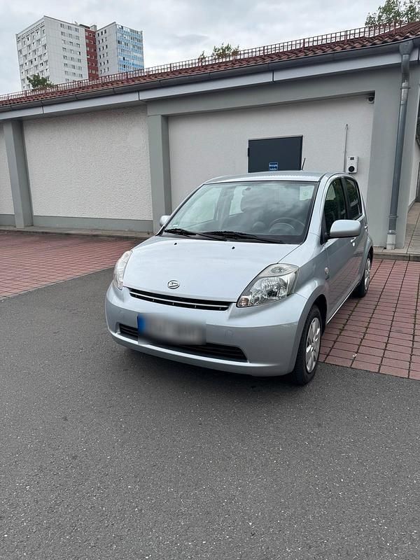 Silber Gebraucht 2007 Daihatsu Sirion Kleinwagen | 1.299 € (Guter Preis) - Bild 1/4