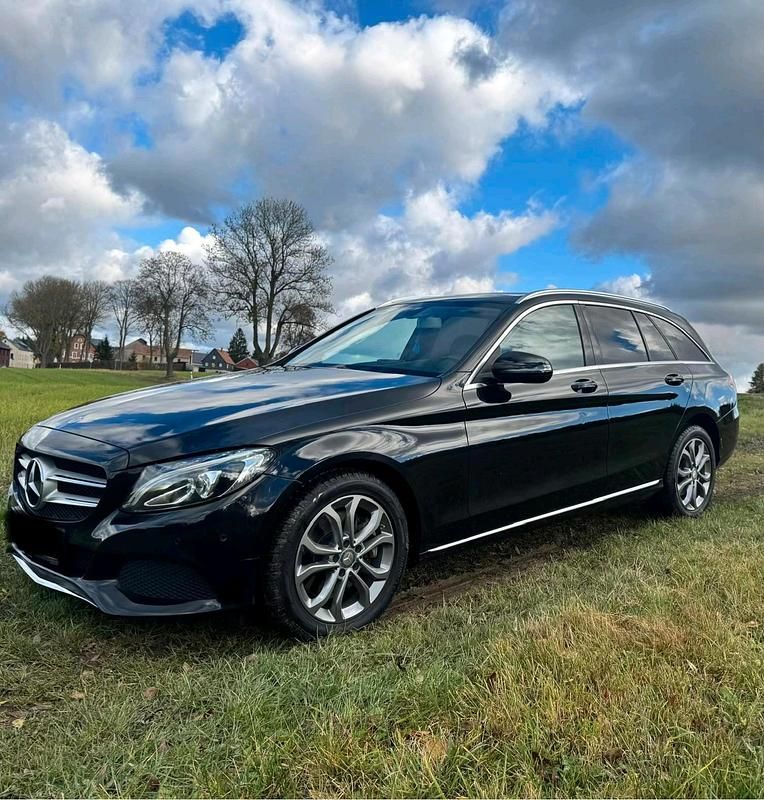Schwarz Gebraucht 2016 Mercedes C250 Kombi | 11.790 € (Guter Preis) - Bild 1/4