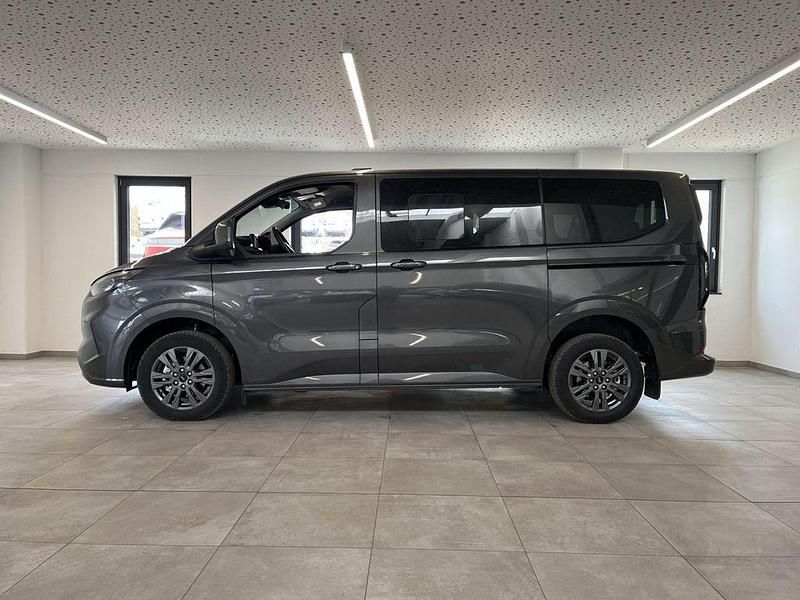 Neu Ford Tourneo Titanium 170 PS (125 kW) 2026 Obsidianschwarz metallic Van / Kleinbus