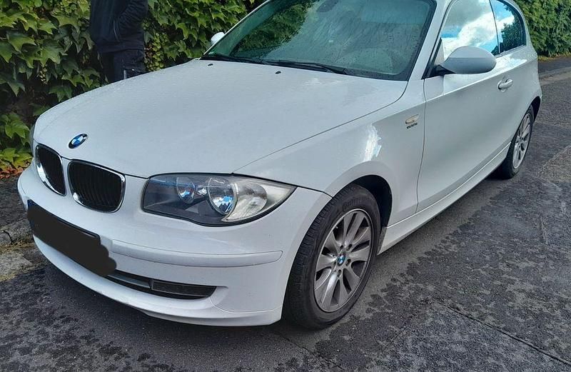 Weiß Gebraucht 2007 BMW 118 Kleinwagen | 1.400 € (Superpreis) - Bild 1/4