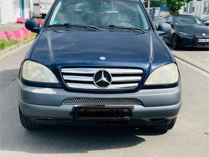 Blau Gebraucht 1998 Mercedes ML320 SUV | 3.490 € (Guter Preis) - Bild 1/4