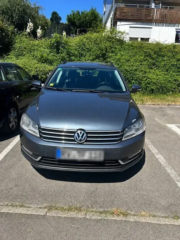Gebraucht VW Passat Trendline 122 PS (89 kW) 2011 Grau Kombi