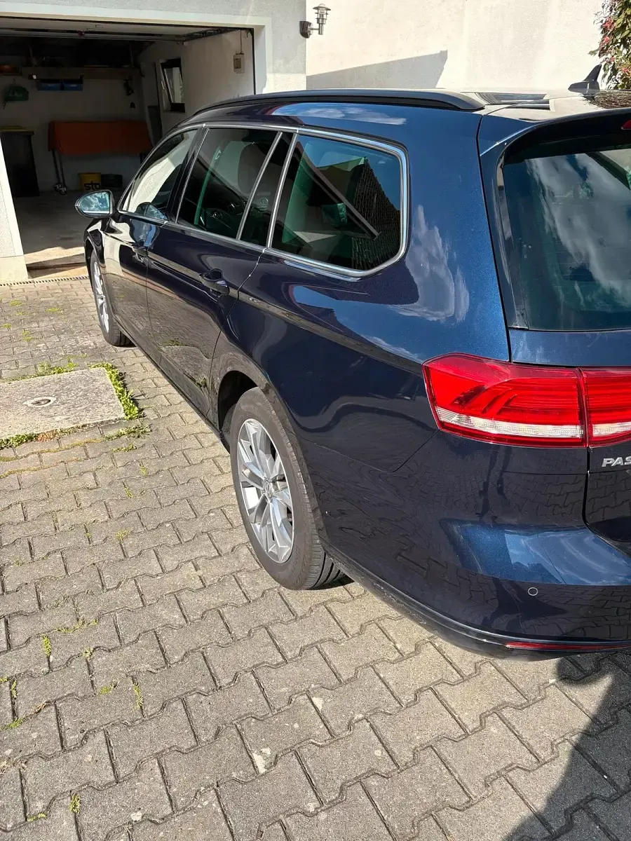 Gebraucht VW Passat 180 PS (132 kW) 2017 Blau Kombi