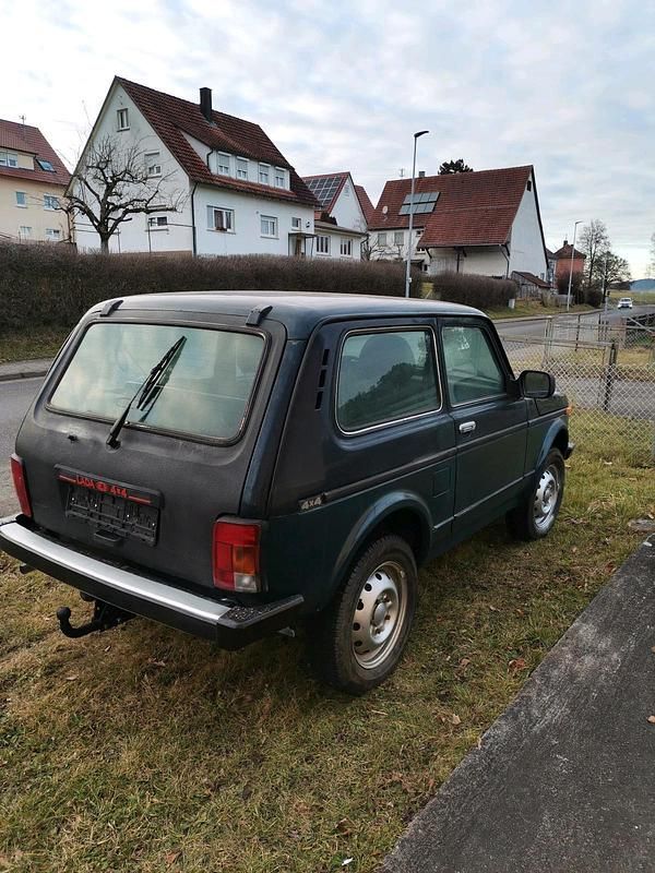 Gebraucht Lada niva 83 PS (61 kW) 2013 Grün SUV