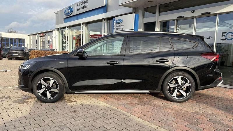 Neu Ford Focus Active X 155 PS (114 kW) 2025 Schwarz Limousine