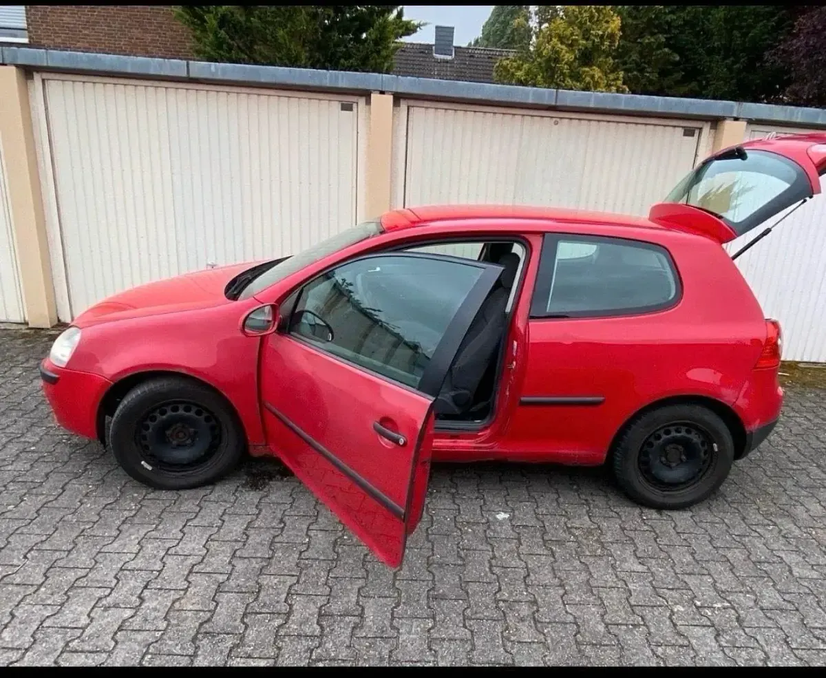 Gebraucht VW Golf IV 105 PS (77 kW) 2004 Rot Limousine