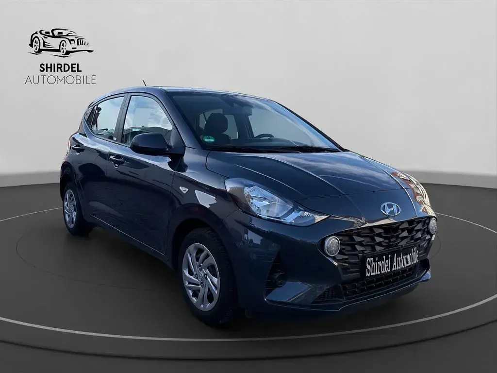 Gebraucht Hyundai i10 Select 67 PS (49 kW) 2021 Grau Kleinwagen
