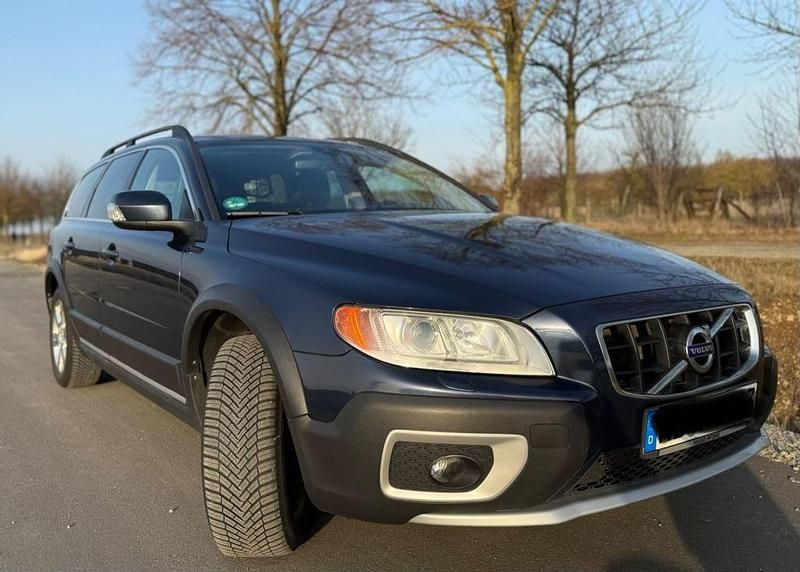 Gebraucht Volvo XC70 Summum 163 PS (119 kW) 2011 Blau Kombi